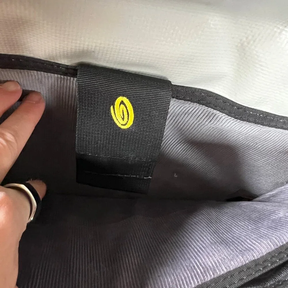NWT Timbuk2 Commute Laptop Bag medium in silver